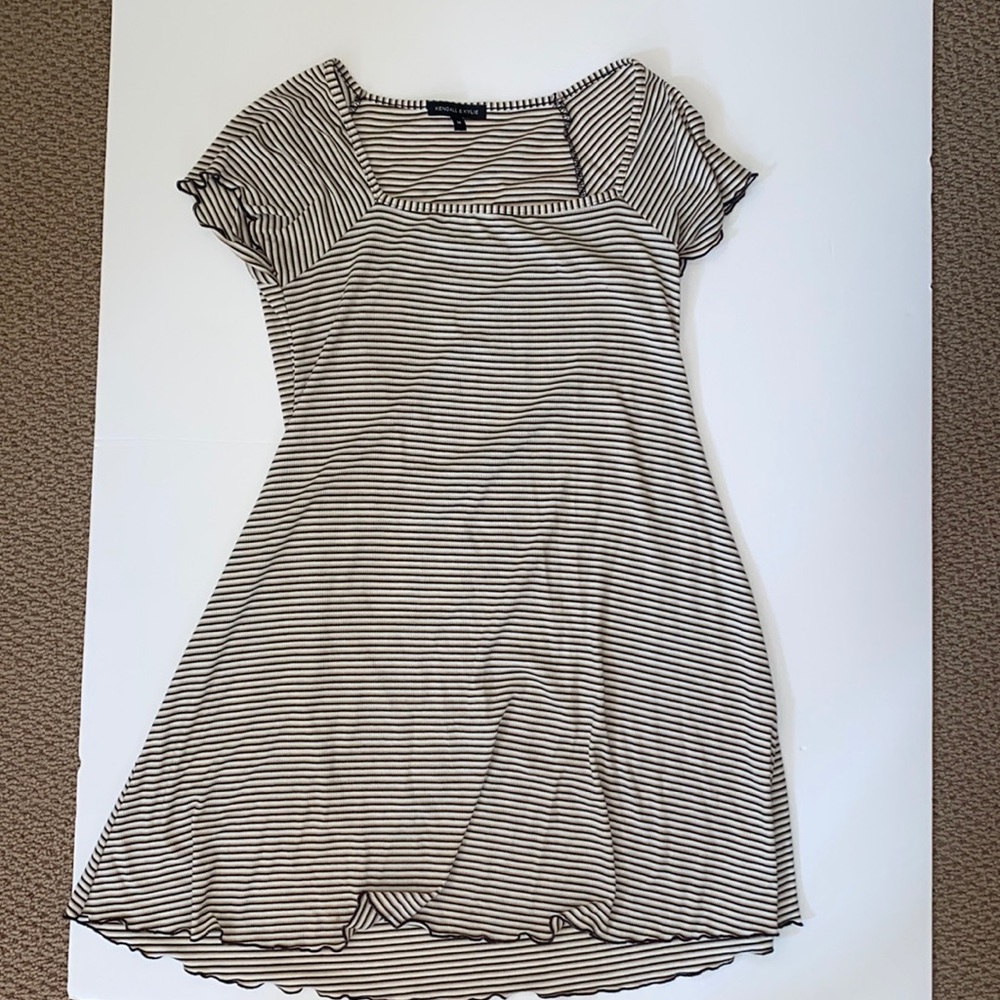 kendall and kylie soft flowy dress, size medium.